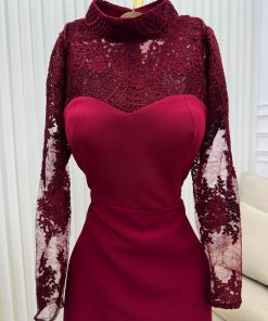 Alternative view of فستان سهرة عنابي أنيق بتفاصيل دانتيل وأكمام طويلة