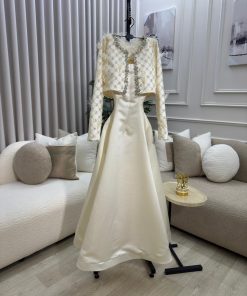 Alternative view of فستان سهرة أبيض فخم مع جاكيت مطرز