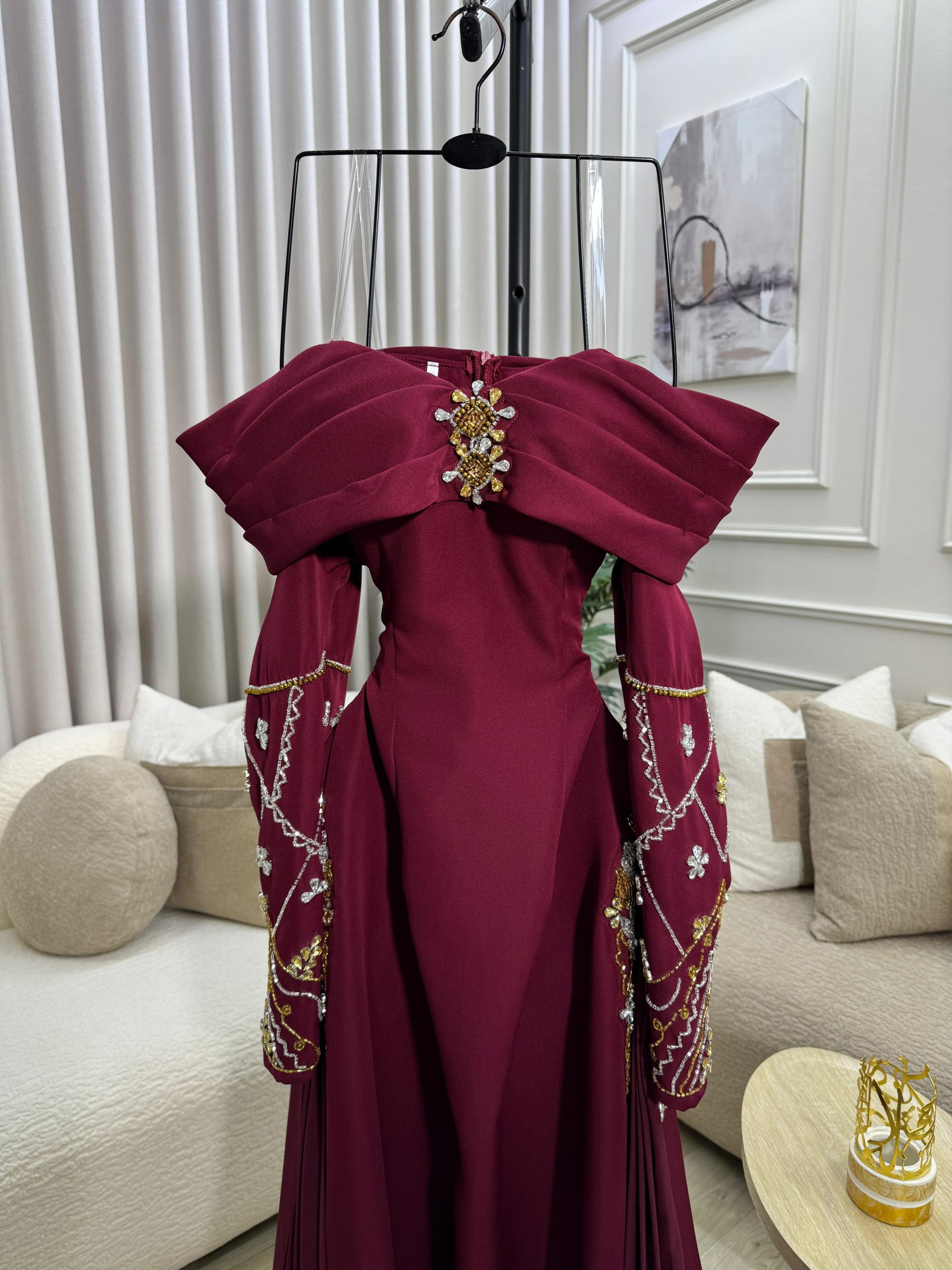 فستان سهرة عنابي فاخر - الصورة 5