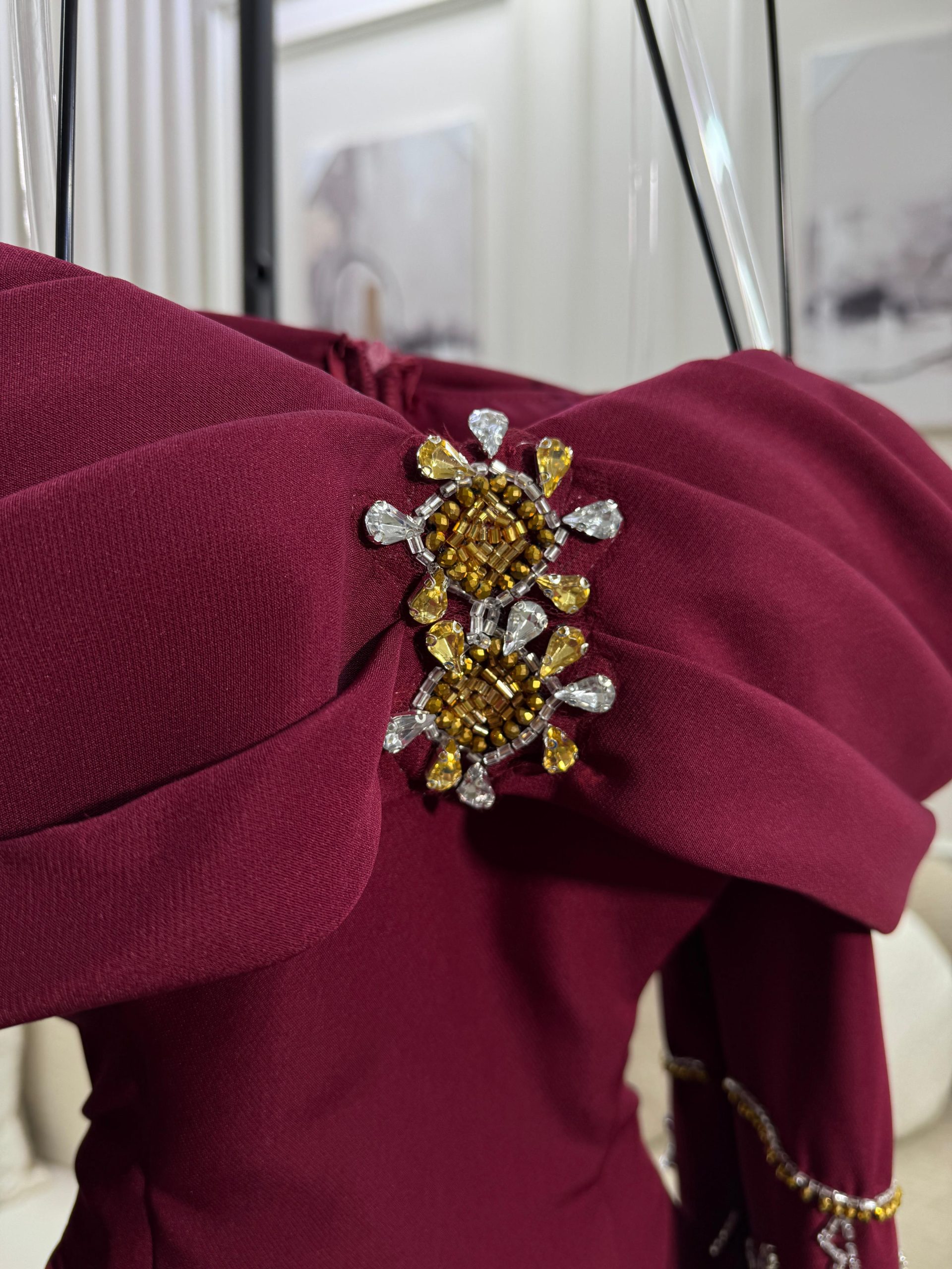 فستان سهرة عنابي فاخر - الصورة 4