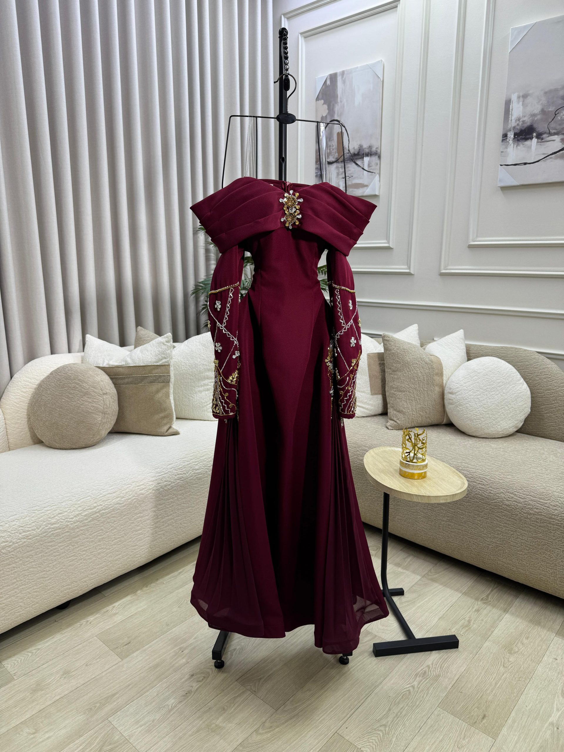 فستان سهرة عنابي فاخر - الصورة 2