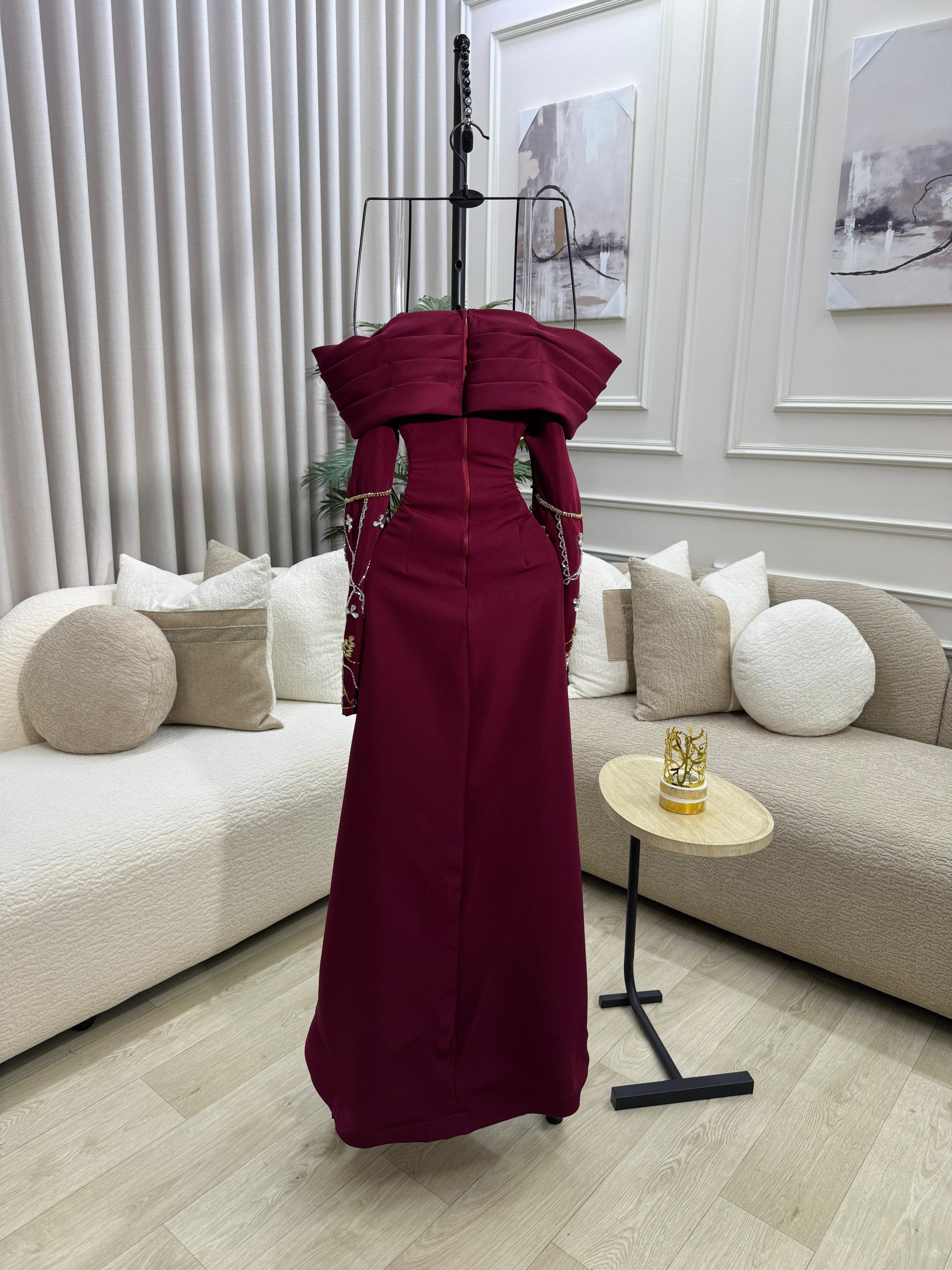 فستان سهرة عنابي فاخر - الصورة 3