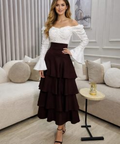 فستان سهرة لون ابيض فى بني