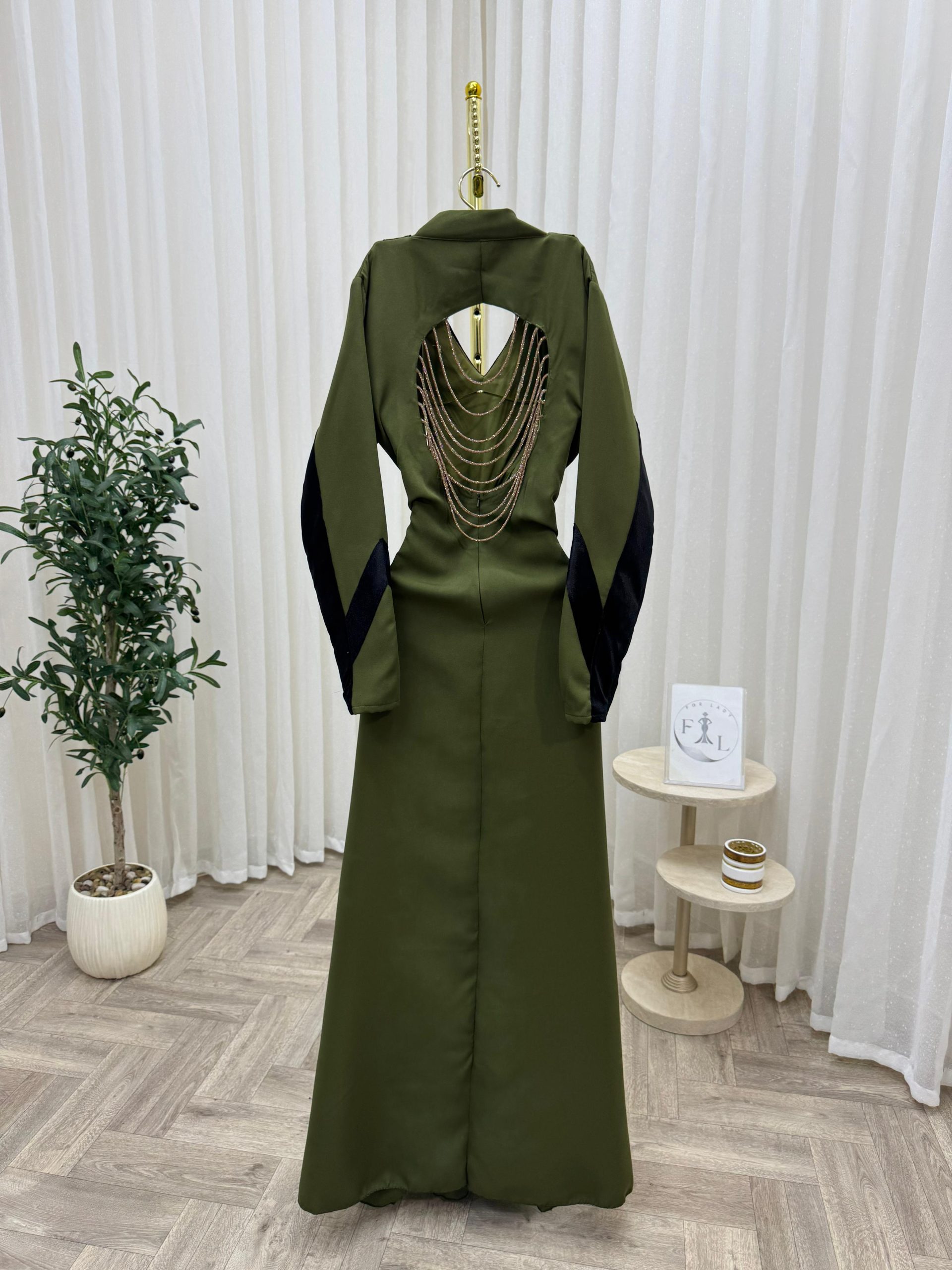 فستان سهرة أخضر مخمل - الصورة 5