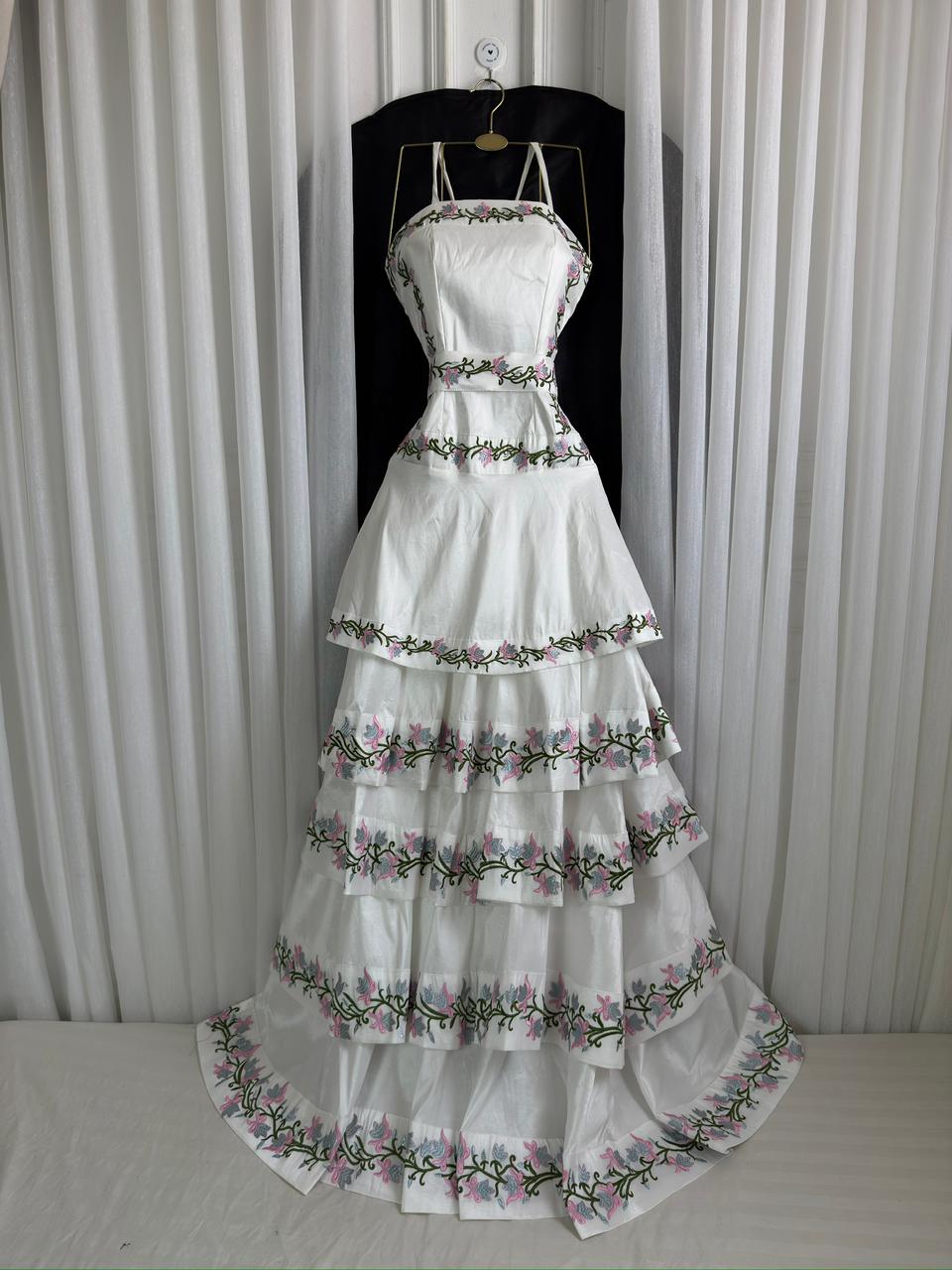 فستان سهرة لون أبيض - الصورة 2