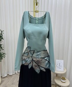 Alternative view of فستان سهرة أنيق بلون أخضر فاتح وتنورة سوداء