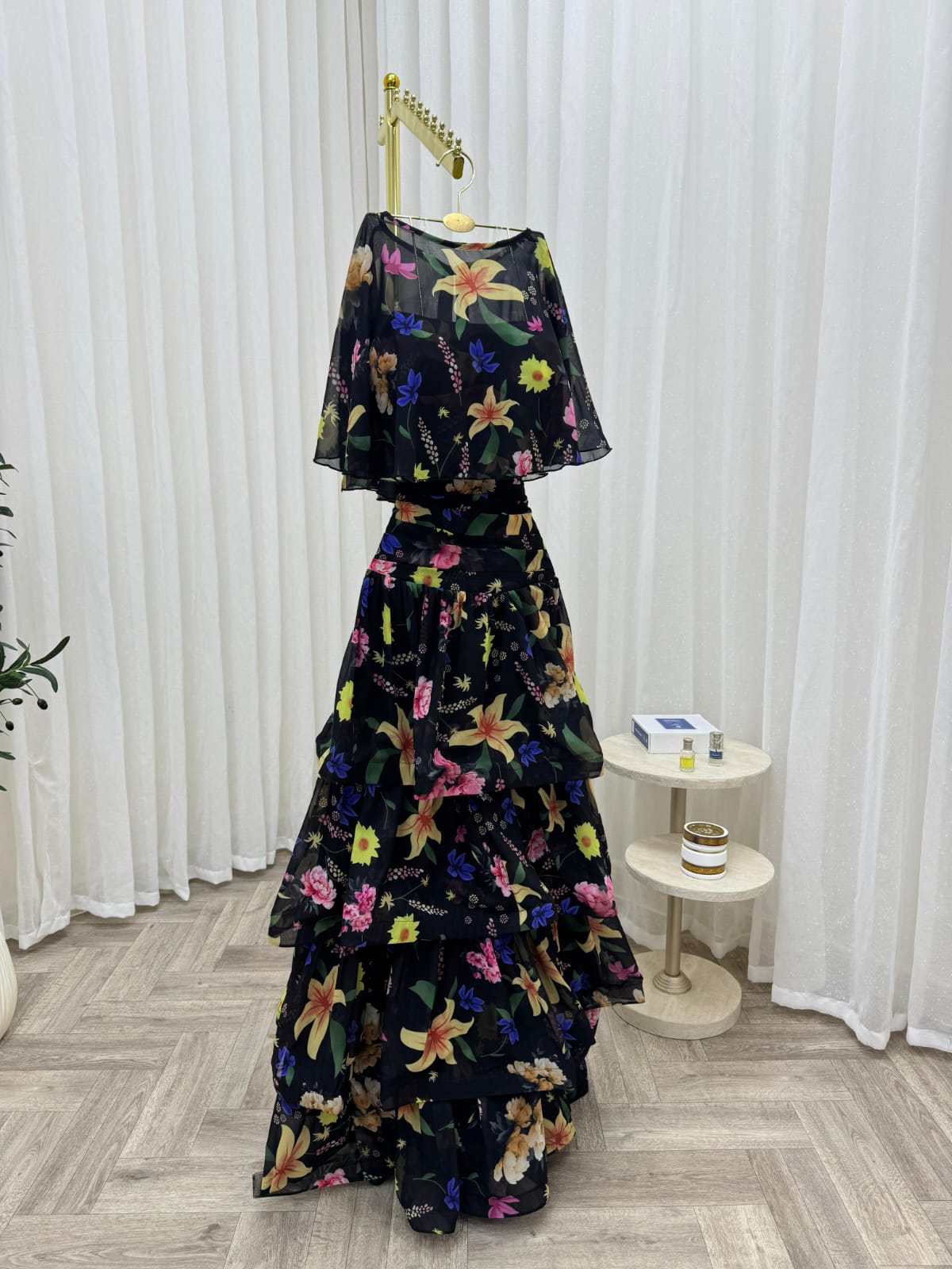 فستان سهره اسود منقوش - الصورة 3