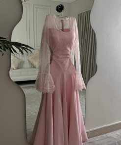 فستان سهرة لون وردي