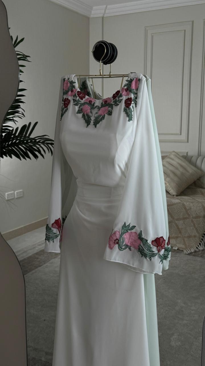 فستان سهرة أبيض طويل - الصورة 2