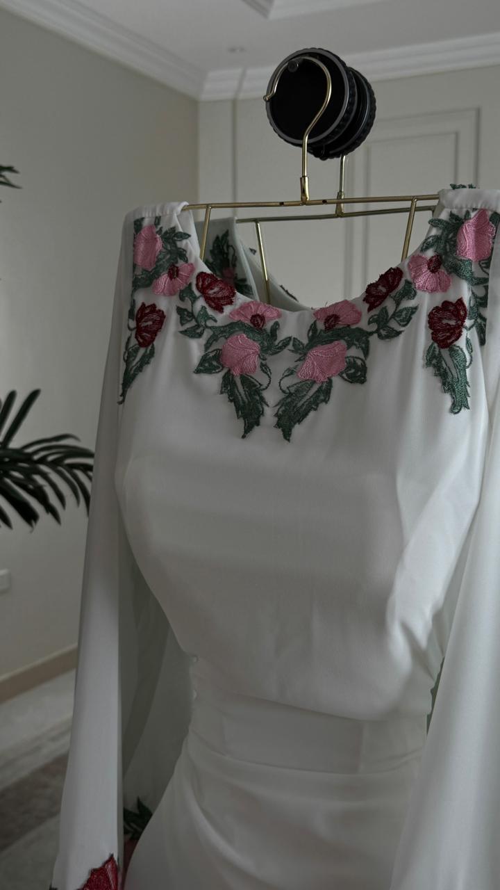 فستان سهرة أبيض طويل - الصورة 4