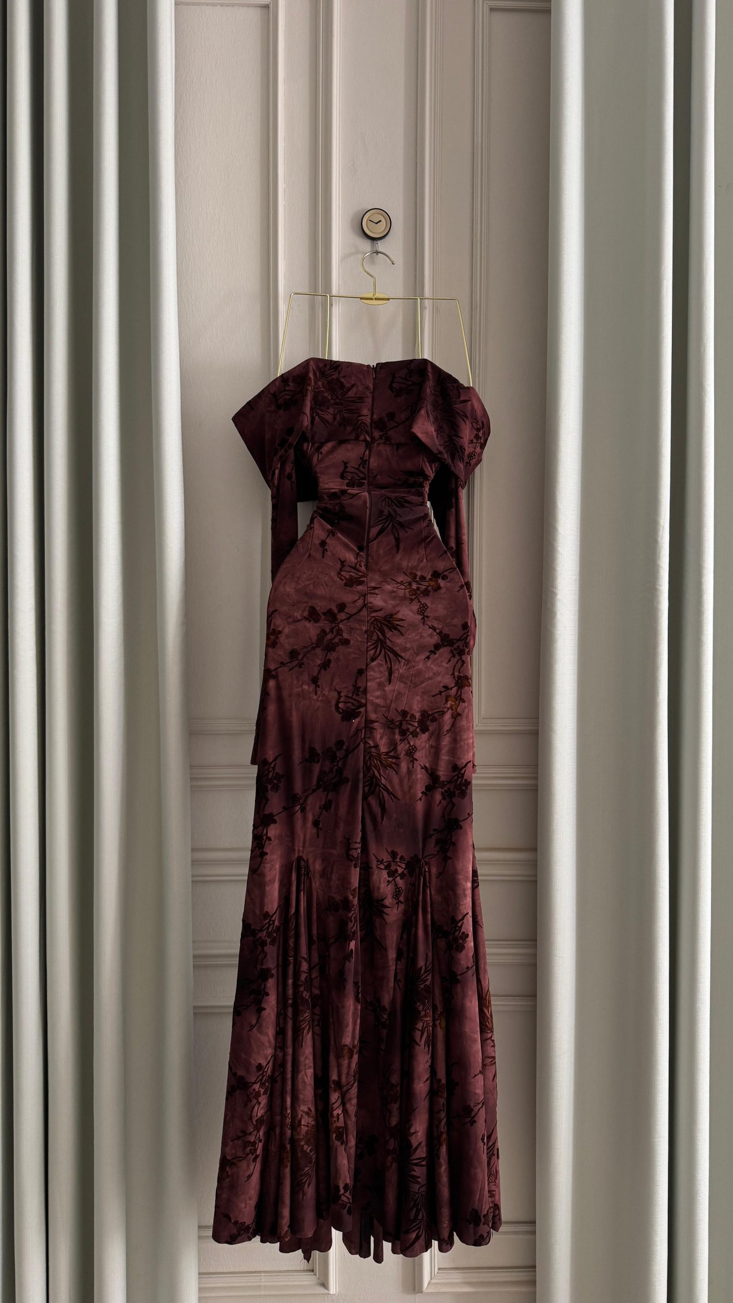 فستان سهرة بني طويل - الصورة 2