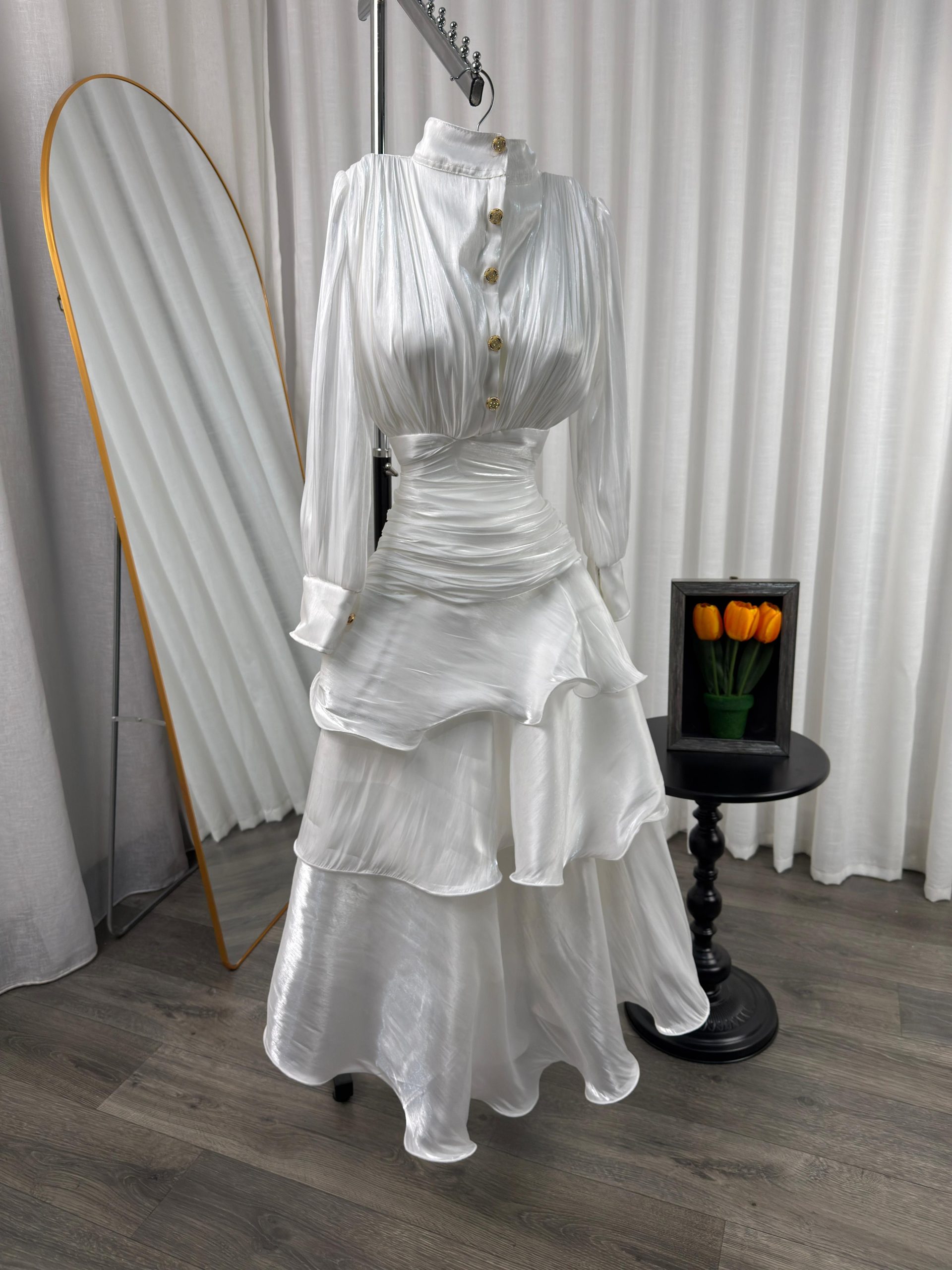 فستان سهرة بلون أبيض - الصورة 2