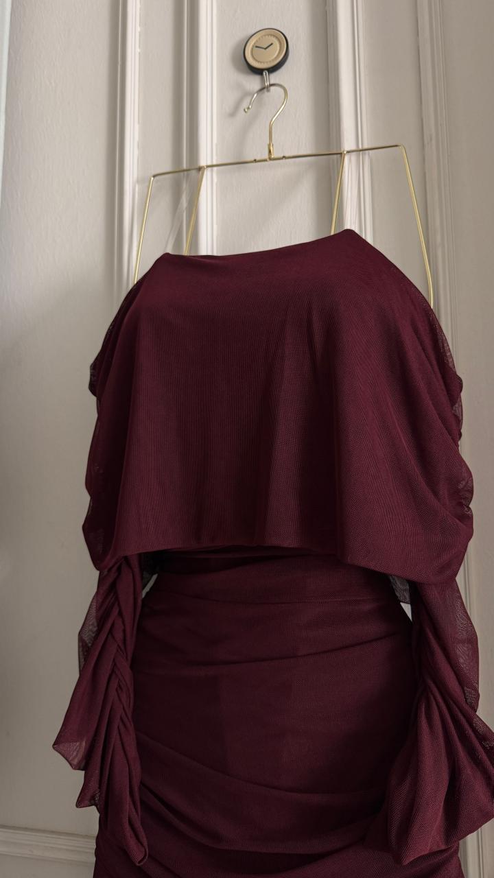 فستان سهرة طويل بقصة أنثوية راقية - الصورة 3