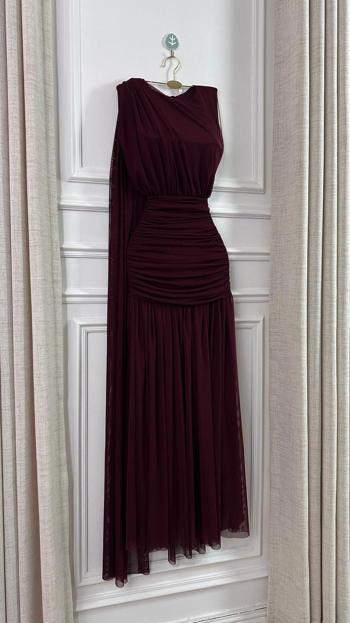 فستان سهرة خمري طويل بشال شيفون فاخر - الصورة 3