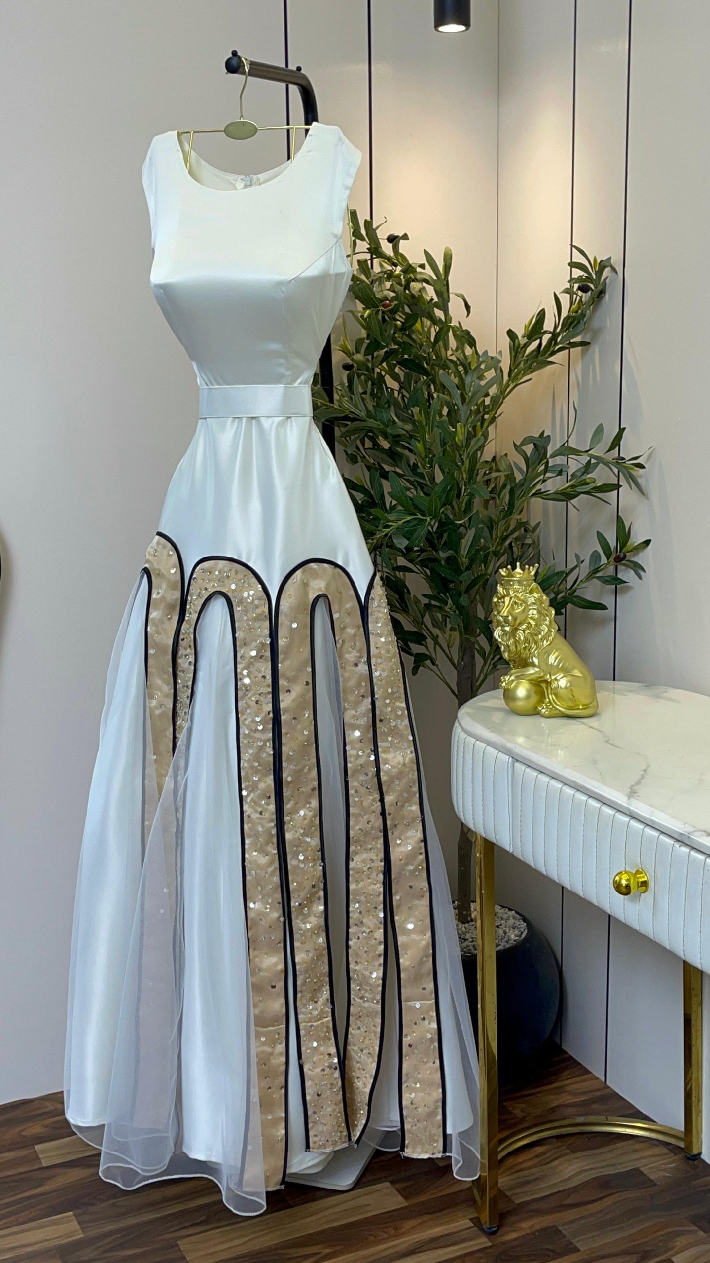 فستان سهرة أبيض طويل - الصورة 3