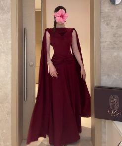 فستان سهرة عنابي أنيق بقصة ناعمة