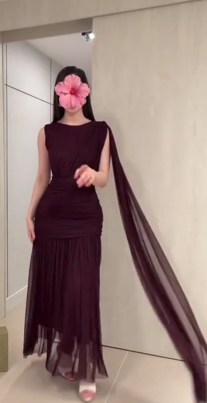 فستان سهرة خمري طويل بشال شيفون فاخر