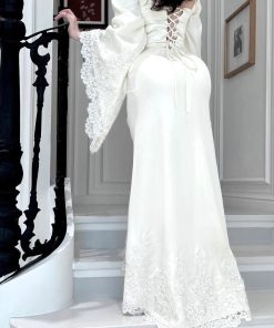 Alternative view of فستان سهرة أوف وايت طويل بأكمام دانتيل واسعة