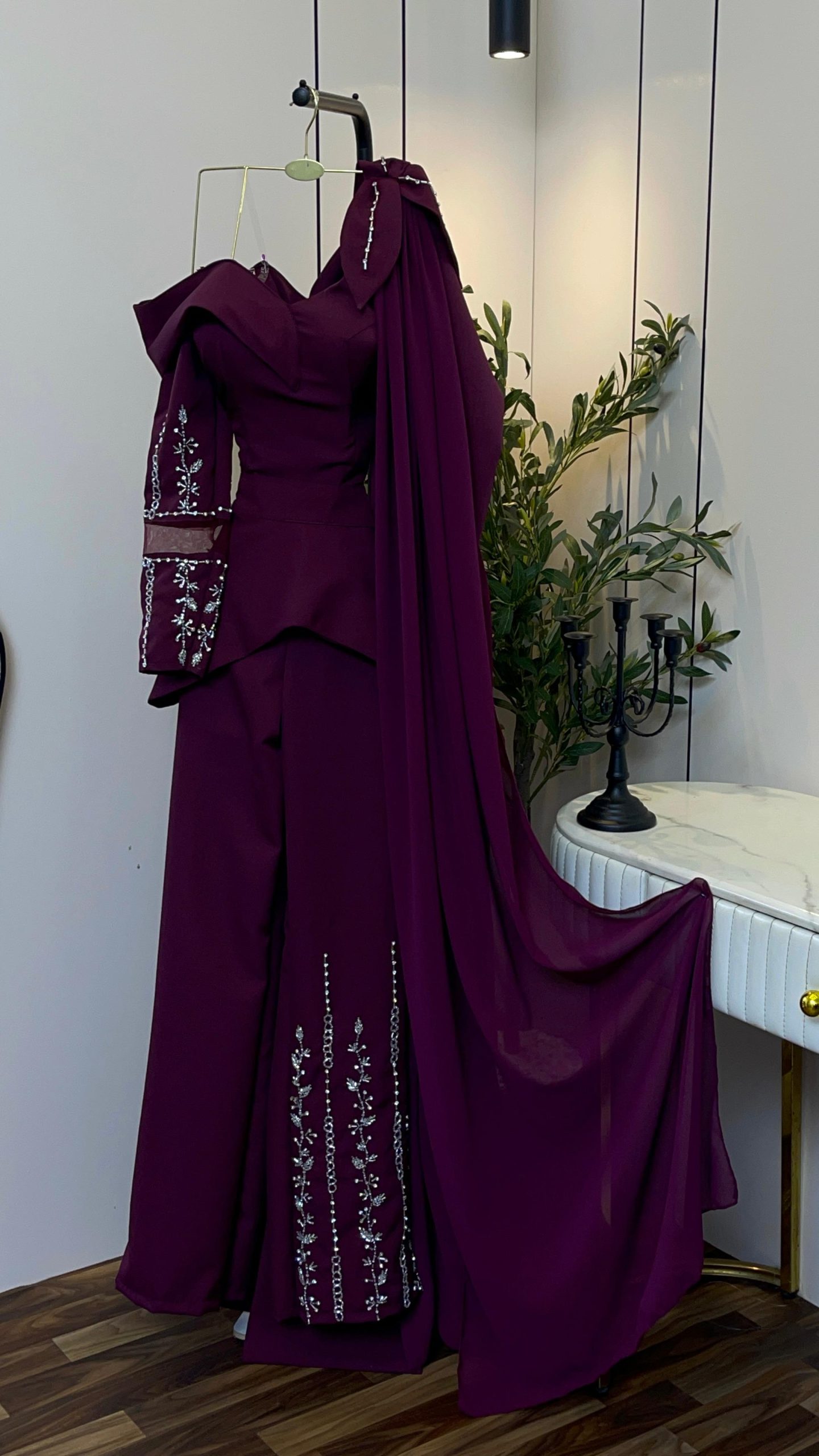 جمبسوت بنفسجي طويل مع كاب فاخر - الصورة 3