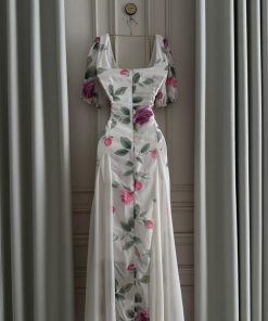 Alternative view of فستان أبيض طويل مورد بأكمام قصيرة