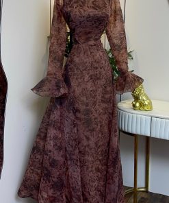 Alternative view of فستان سهرة بني أنيق بكم طويل وقصة واسعة