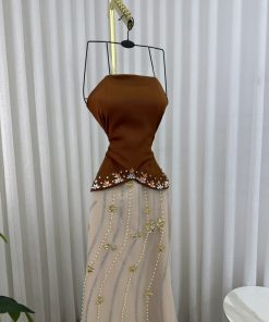 Alternative view of فستان سهره لون بني في بيج