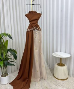 فستان سهره لون بني في بيج