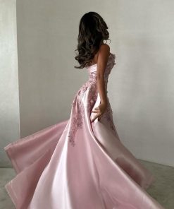 Alternative view of فستان سهرة وردي طويل