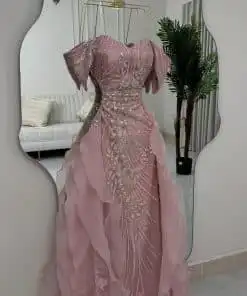 فستان سهرة الون مختلفة