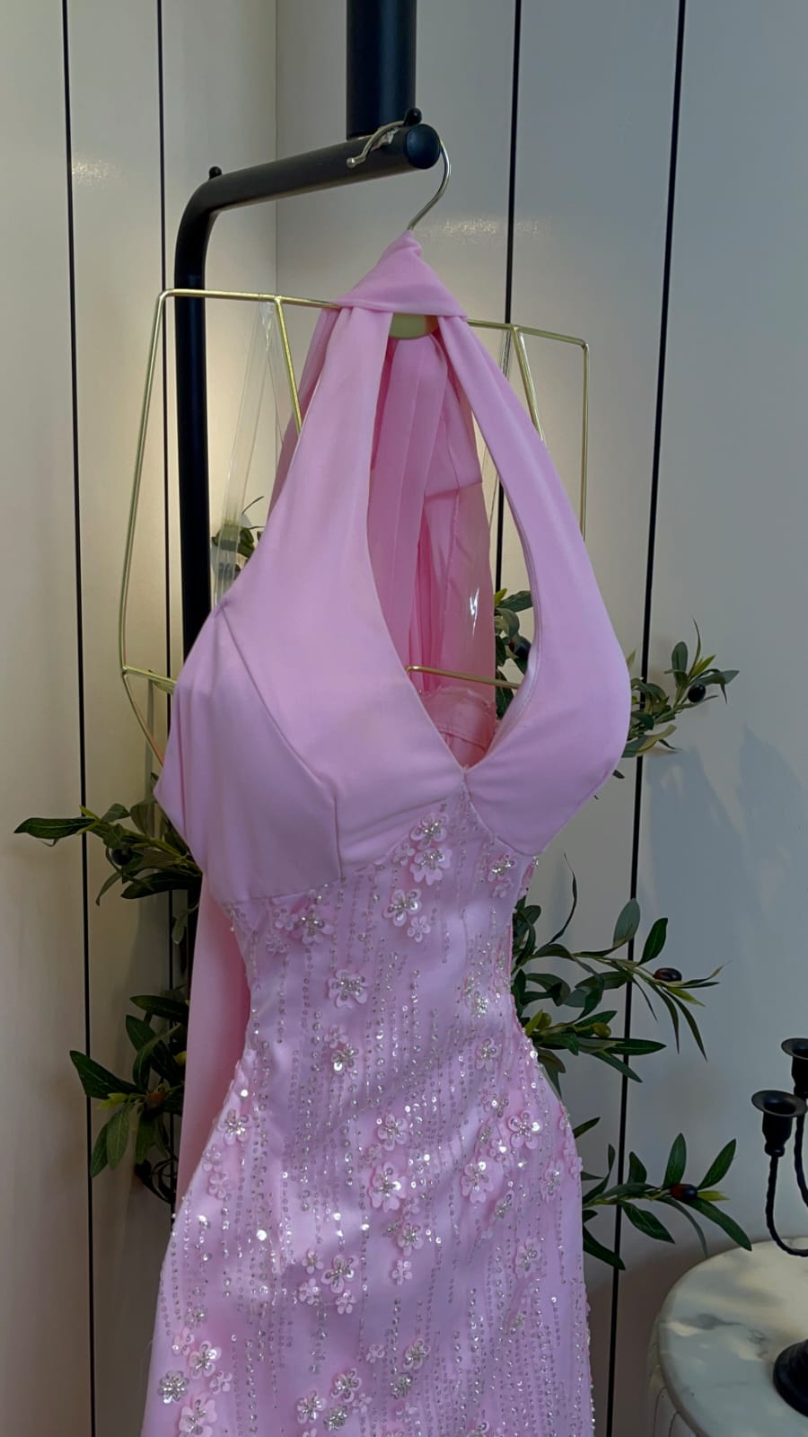 فستان سهرة وردي فاخر - الصورة 3