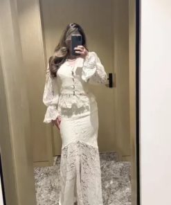 فستان دانتيل أبيض طويل محتشم