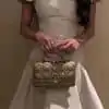 فستان بيج قصير أنيق بتصميم كلاسيكي