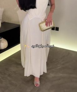 فستان أبيض طويل بتصميم كورسيه أنيق