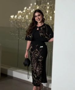 فستان سهرة أسود مطرز بالذهبي