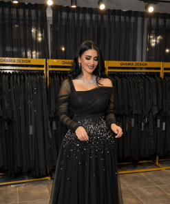 فستان سهرة أسود فاخر بتطريز لؤلؤي