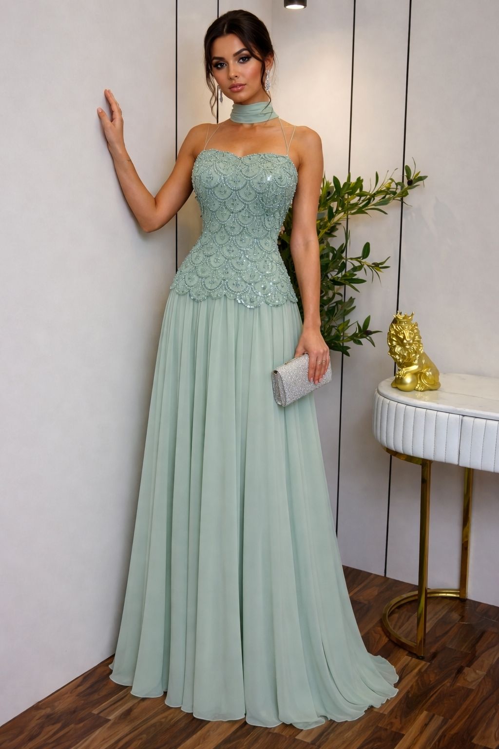 فستان سهرةناعم فاخر بتطريز