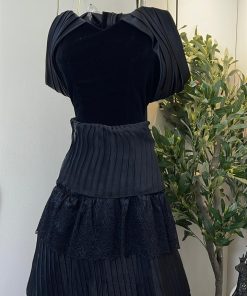 Alternative view of فستان سهرة أسود فاخر بطبقات كسرات أنيقة – متجر روزيتا السعودية