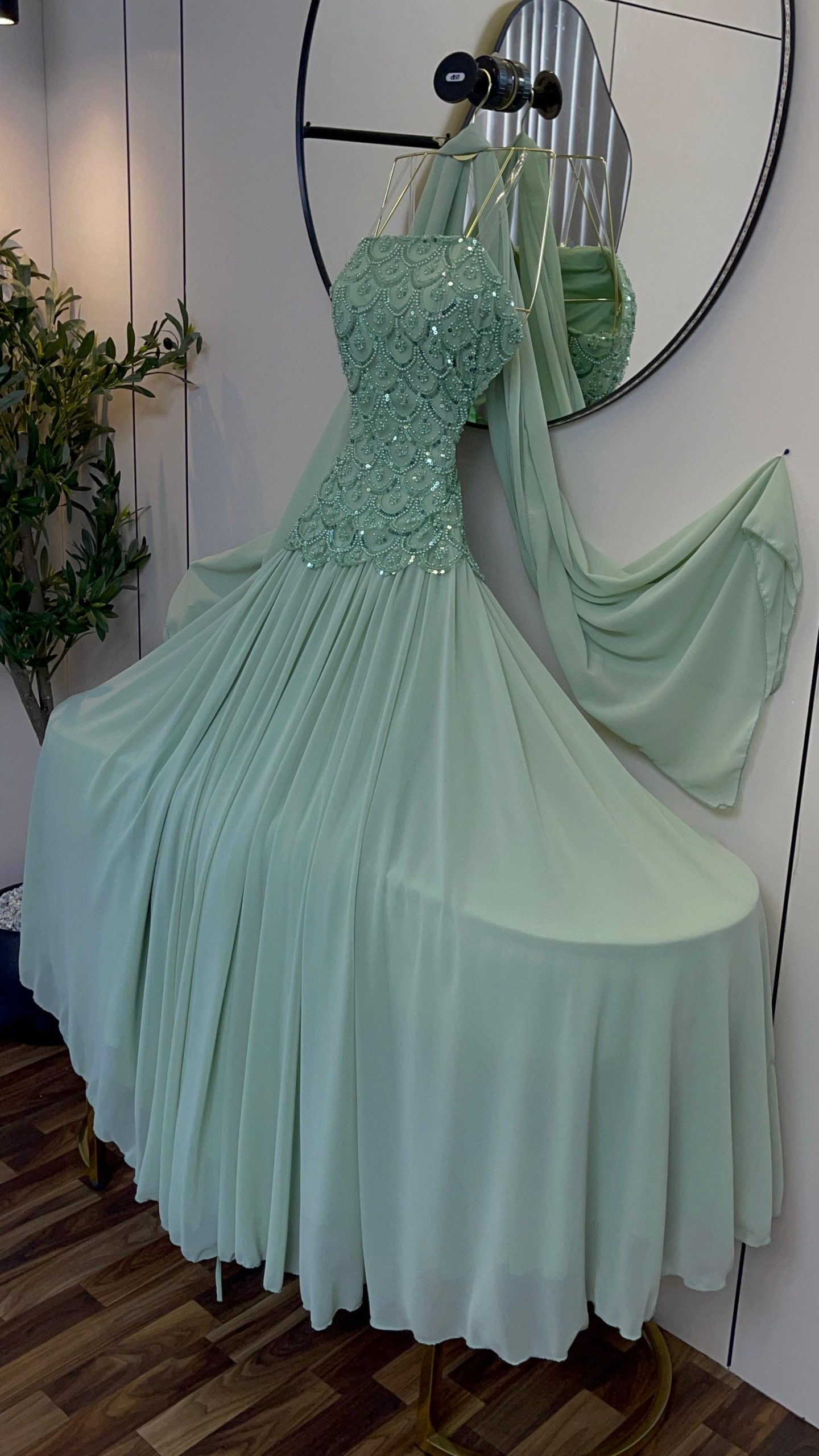 فستان سهرةناعم فاخر بتطريز - الصورة 3