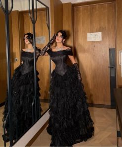 فساتين دانتيل فخمة