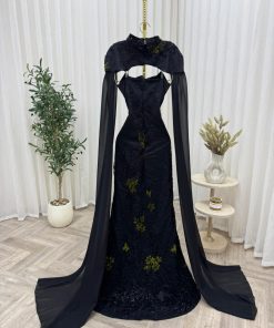 Alternative view of فستان سهرة أسود فاخر بتطريز أخضر