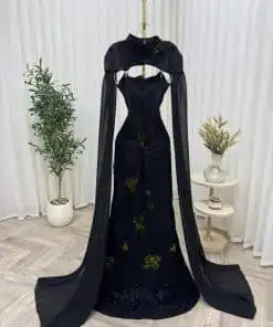 Alternative view of فستان سهرة أسود فاخر بتطريز أخضر