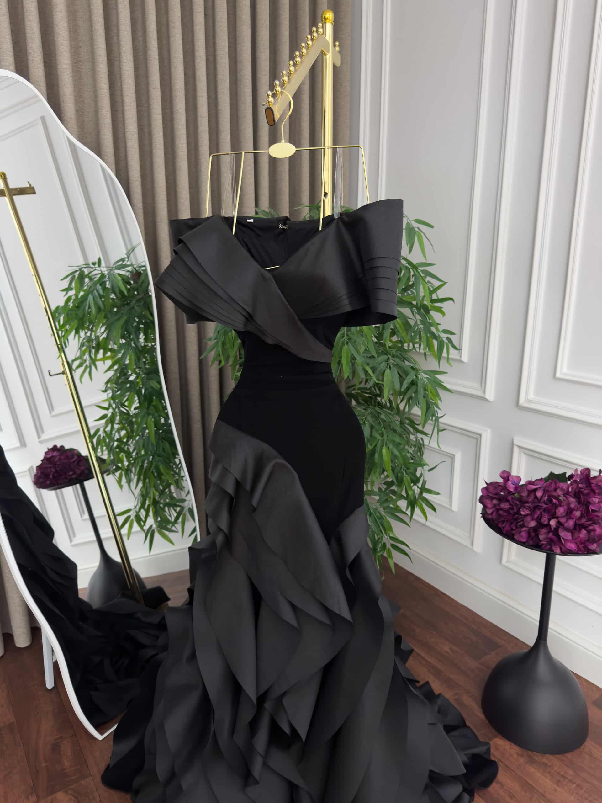 فستان سهرة أسود فاخر أوف شولدر - الصورة 4