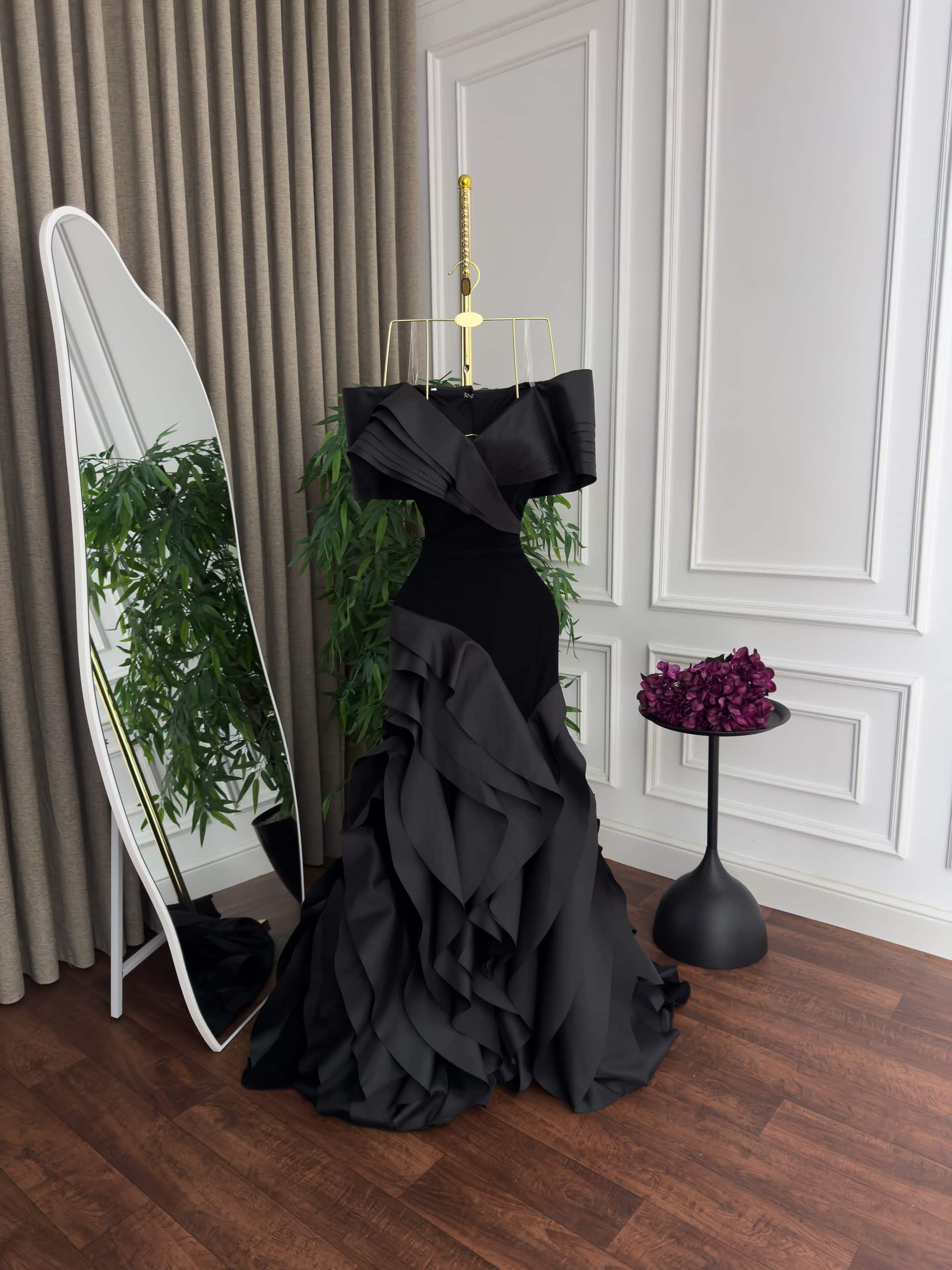 فستان سهرة أسود فاخر أوف شولدر - الصورة 2