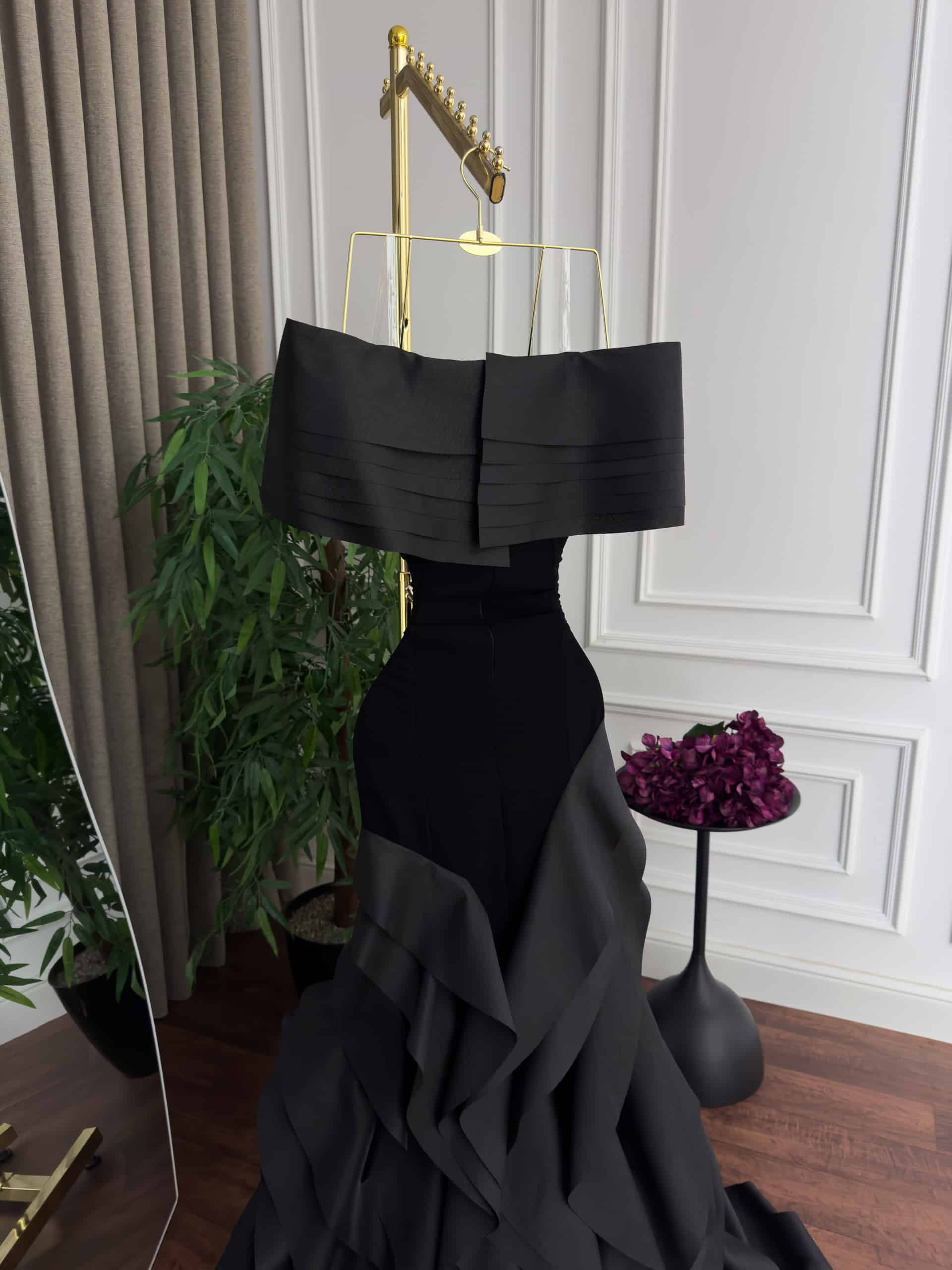 فستان سهرة أسود فاخر أوف شولدر - الصورة 3