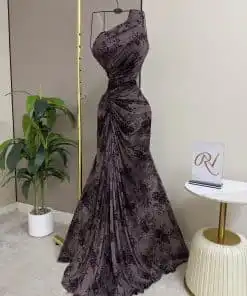 Alternative view of فستان سهرة أنيق كتف واحد بنقشة ورود