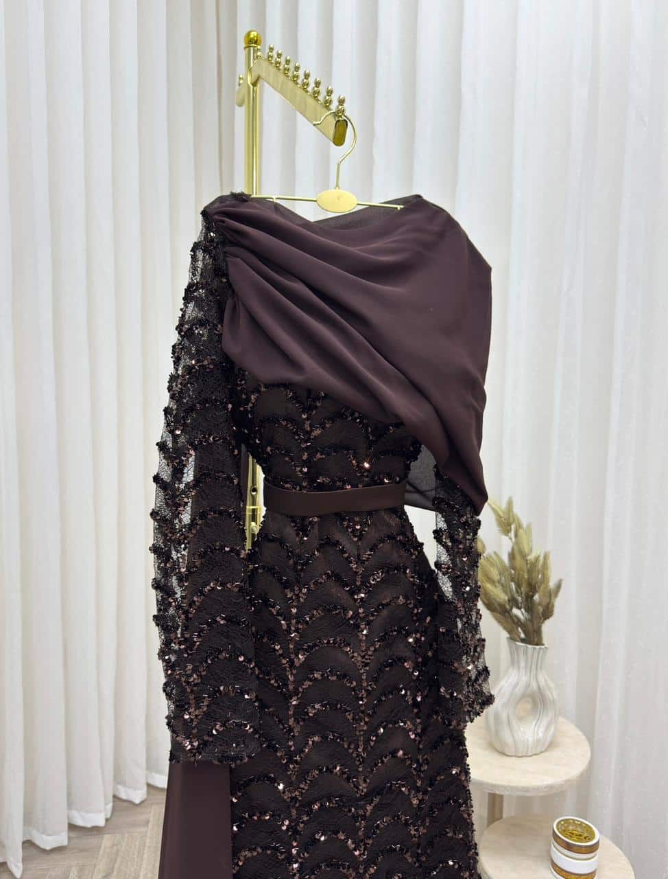 فستان سهرة فاخر وأكمام شفافة - الصورة 2