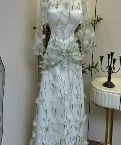 Alternative view of فستان سهرة أبيض وأكمام شفافة أنيقة