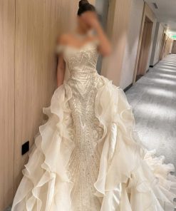 فستان سهرة فاخر أوف شولدر بتطريز لامع وذيل أورجنزا ملكي