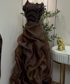 Alternative view of فستان سهرة بني غامق فاخر بتطريز لامع وذيل أورجنزا أنيق