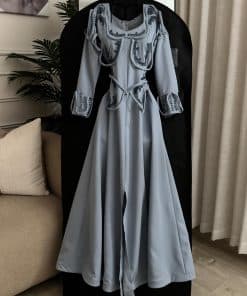 فستان سهرة رمادي فاخر بتطريز ناعم